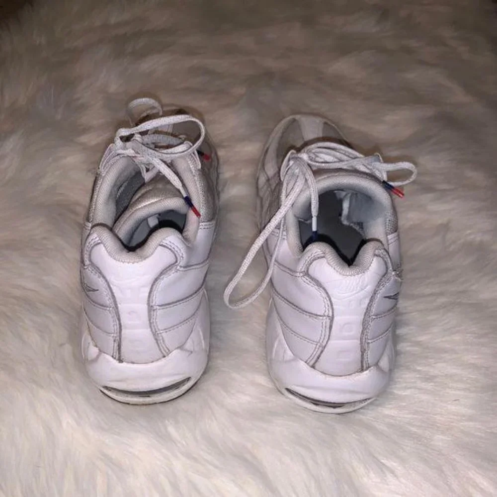 Nike Air Max 95 White Glacier Blue Y2K Retro Athletic Leather Sneakers size 9